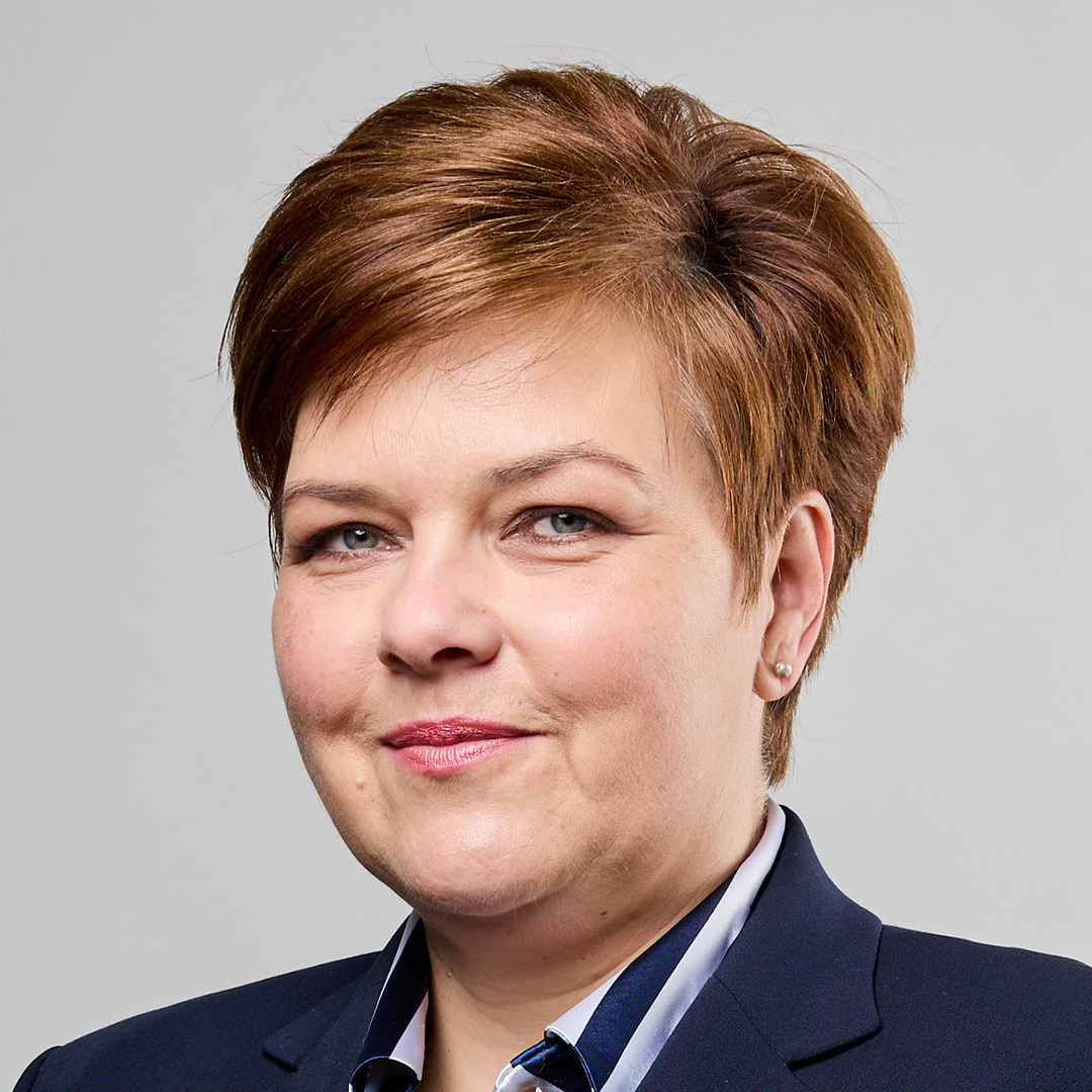 Komáromi Éva